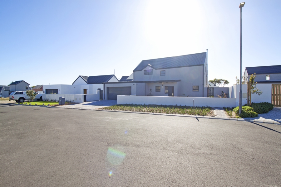 4 Bedroom Property for Sale in Kommetjie Western Cape